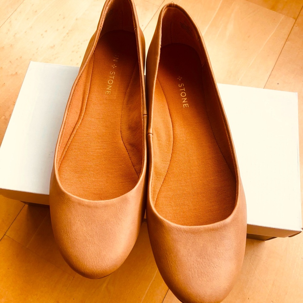 NWT Size 8 Tan Sun + Stone Ballet Flats